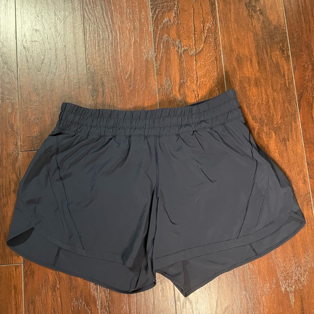 Lululemon Track That short size 14 MidRise 5”